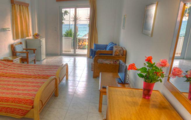 Ilyssion Hotel لاردوس الغرفة الصورة